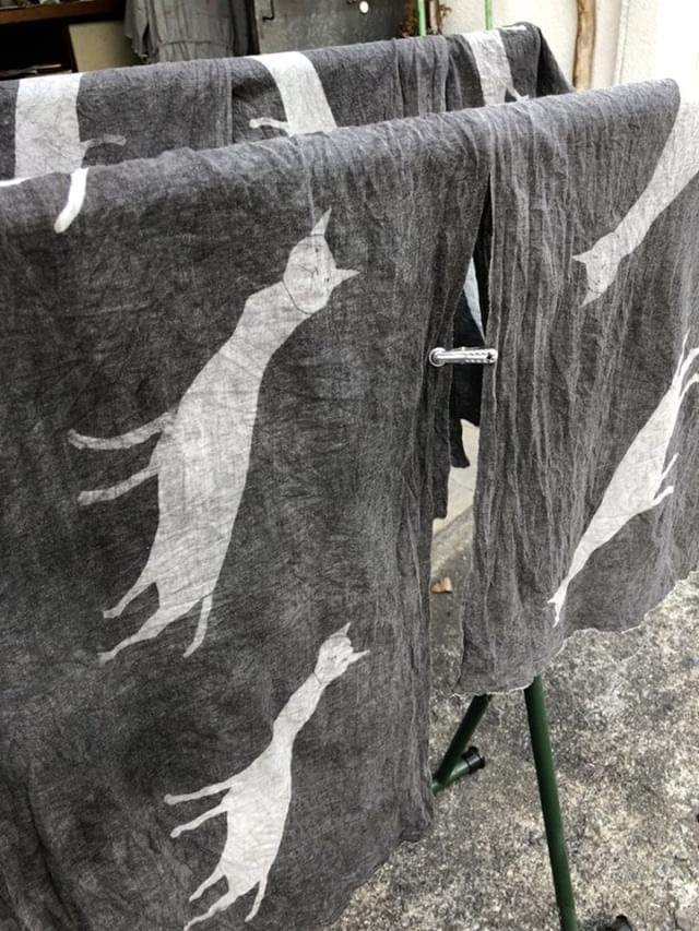 とぼけ顔がかわいい、ねこの手ぬぐい